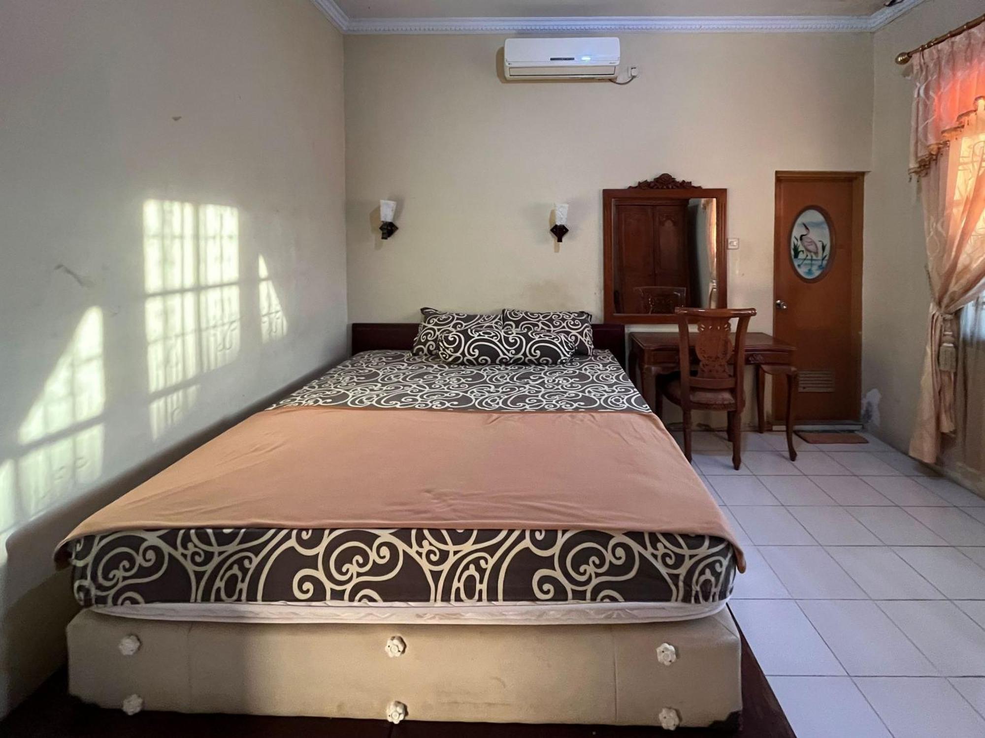 Reddoorz At Hotel Madani Syariah Lempuyangan Джокьякарта Экстерьер фото