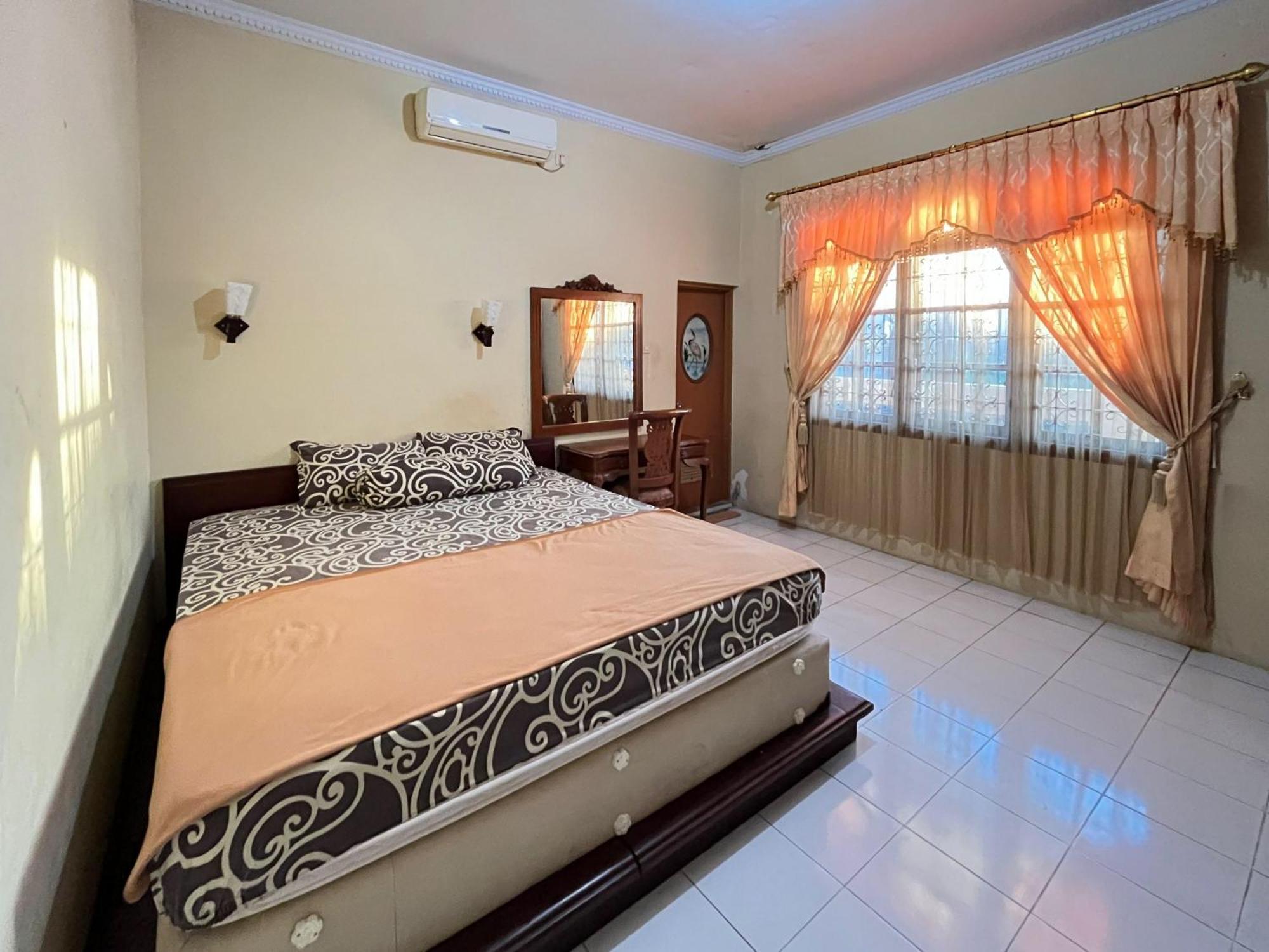 Reddoorz At Hotel Madani Syariah Lempuyangan Джокьякарта Экстерьер фото