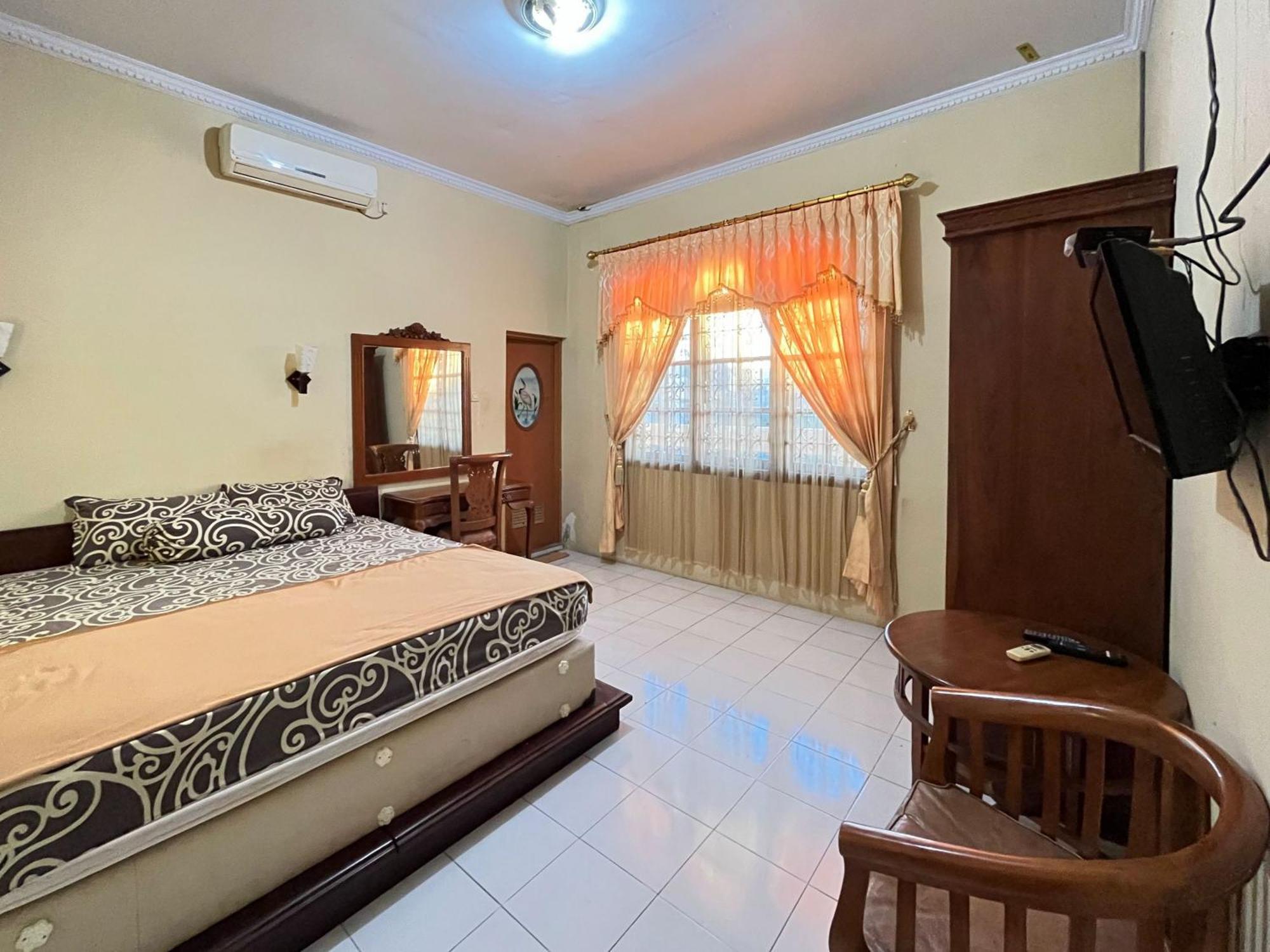 Reddoorz At Hotel Madani Syariah Lempuyangan Джокьякарта Экстерьер фото